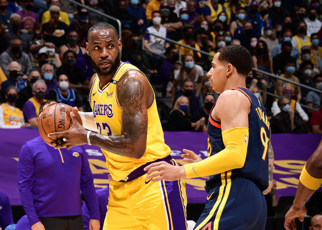  湖人主场击败勇士锁定西部榜首  