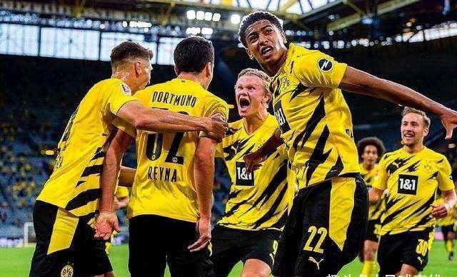  多特蒙德青春风暴席卷，客场擒下劲旅门兴  